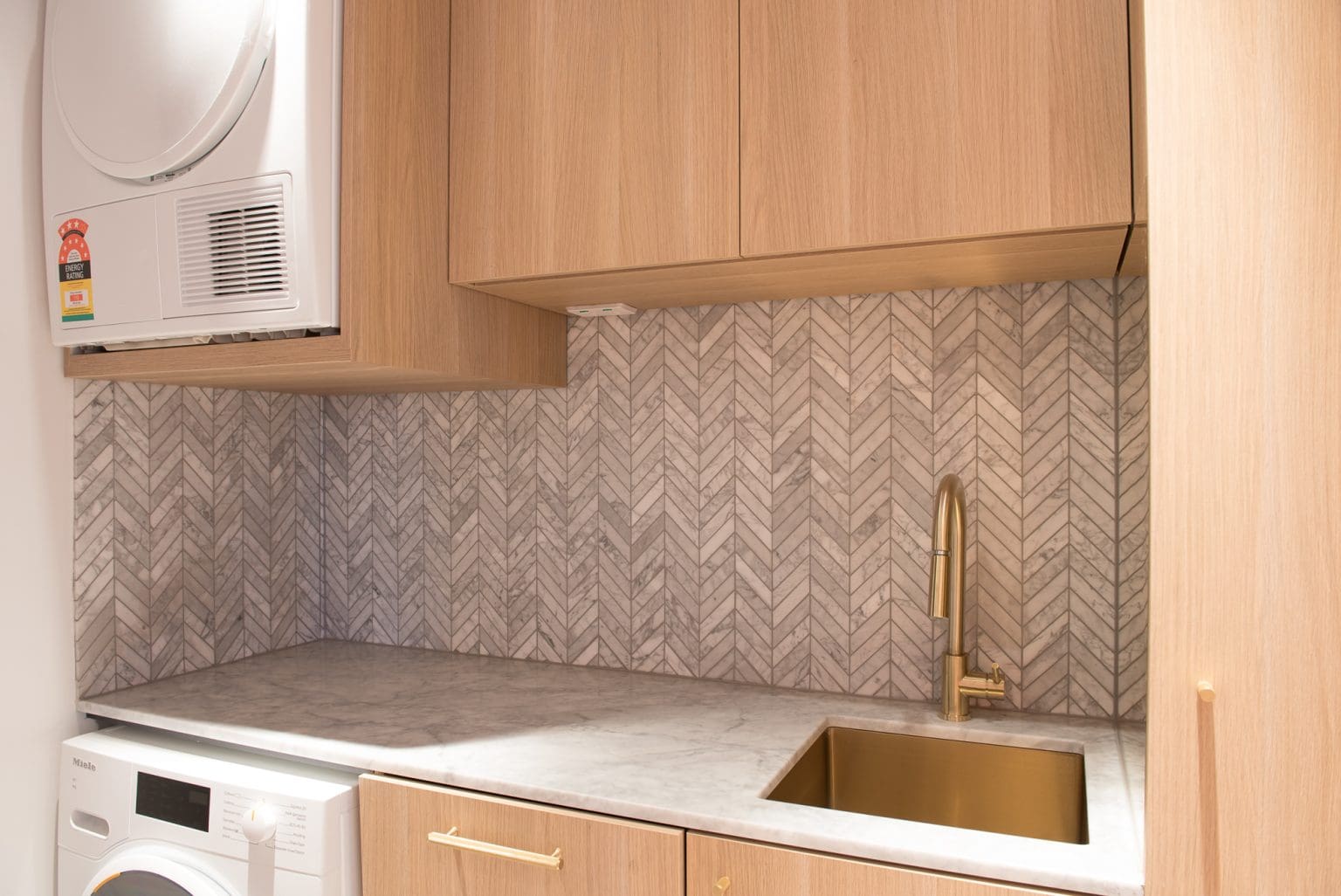 BIANCO CARRARA HERRINGBONE MOSAIC_RMS TRADERS_INTERNAL TILES & SPLASHBACK SUPPLIER MELBOURNE (22)X