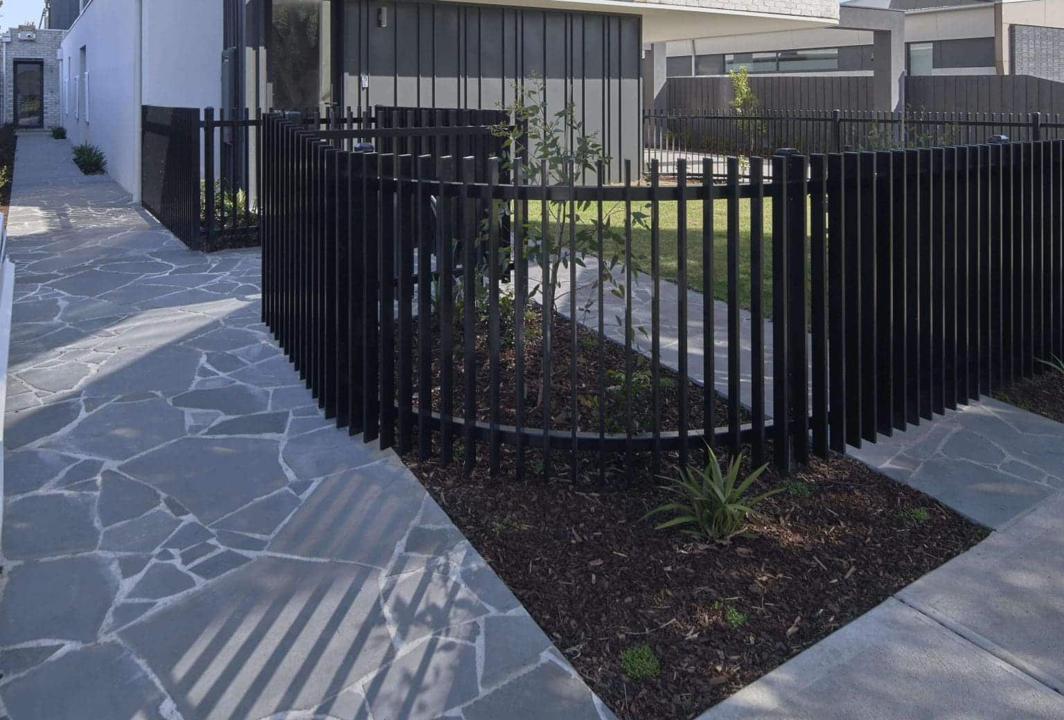 BLUESTONE PREMIUM CRAZY PAVING RMS TRADERS_INTERNAL AND EXTERNAL _BATHROOM_ SUPPLIER MELBOURNE TILES AND PAVERS (55)xx