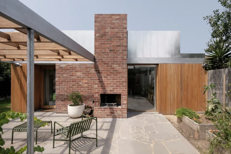 BLUESTONE_CRAZY_PAVING_RMS_TRADERS_NATURAL_STONE_SUPPLIER_MELBOURNE_001