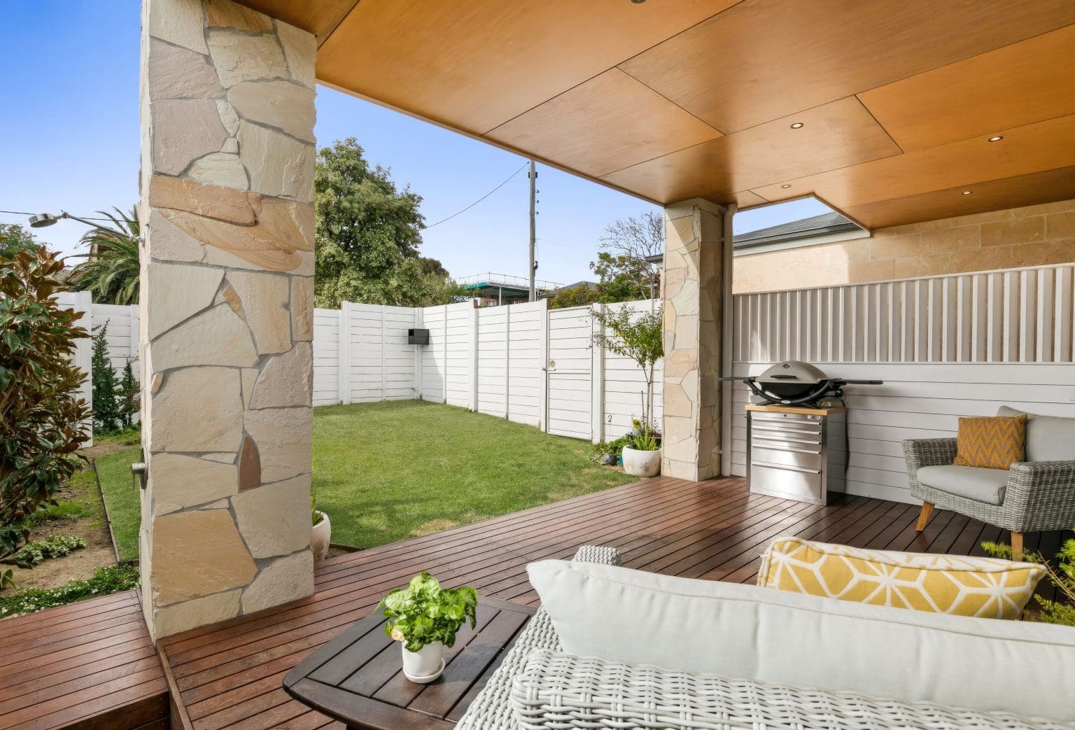 DESERT SAND SANDSTONE CRAZY PAVING_RMS TRADERS_NATURAL STONE PAVING FACADE PATHS SUPPLIER MELBOURNE (13)-xx