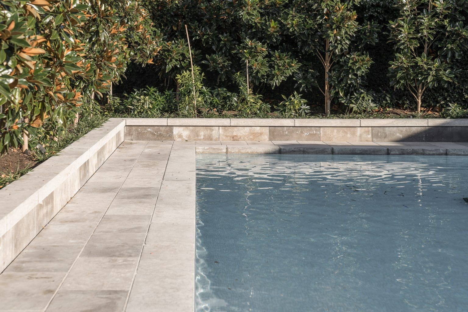 LONDON GREY BRUSHED LIMESTONE_RMS TRADERS_NATURAL STONE GREY PAVERS POOL COPING SUPPLIER MELBOURNE (1)