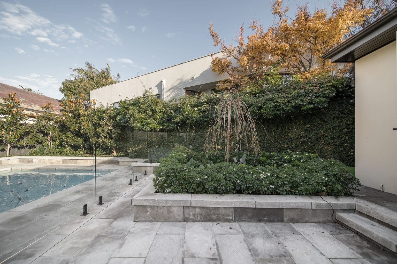 LONDON GREY BRUSHED LIMESTONE_RMS TRADERS_NATURAL STONE GREY PAVERS POOL COPING SUPPLIER MELBOURNE (5)