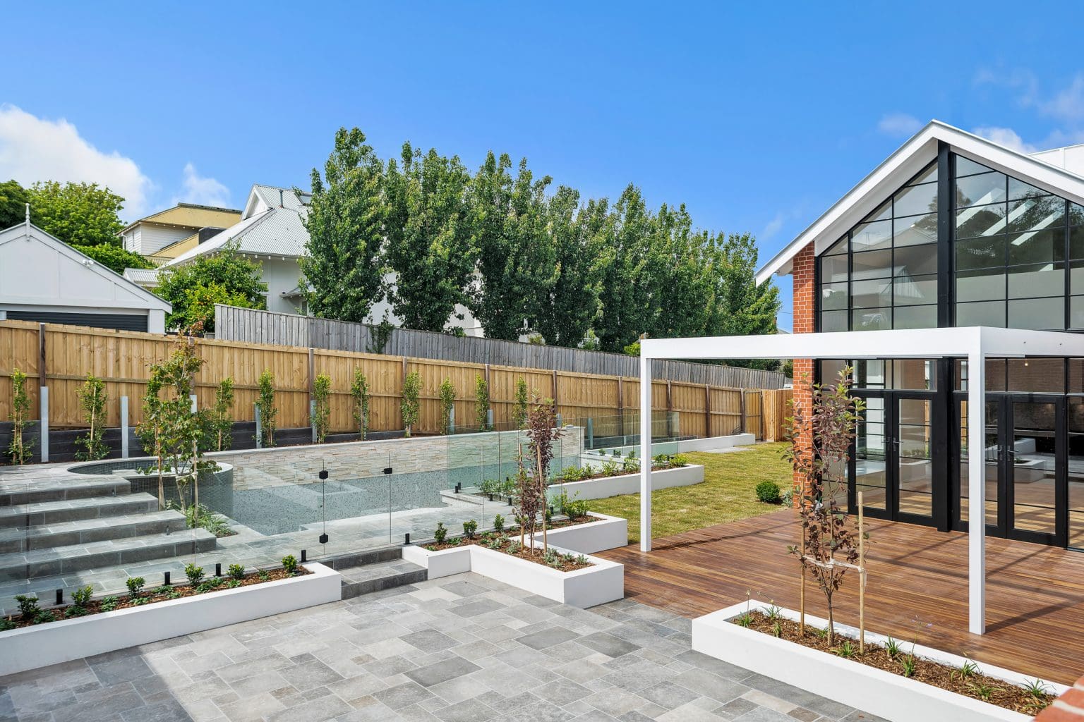 LONDON GREY BRUSHED & TUMBLED LIMESTONE_RMS TRADERS_NATURAL STONE PAVERS & POOL COPING SUPPLIER MELBOURNE (1)