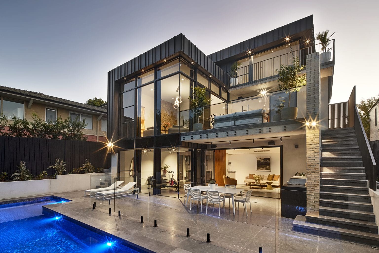 LONDON GREY BRUSHED & TUMBLED LIMESTONE_RMS TRADERS_NATURAL STONE PAVERS & POOL COPING SUPPLIER MELBOURNE (110)