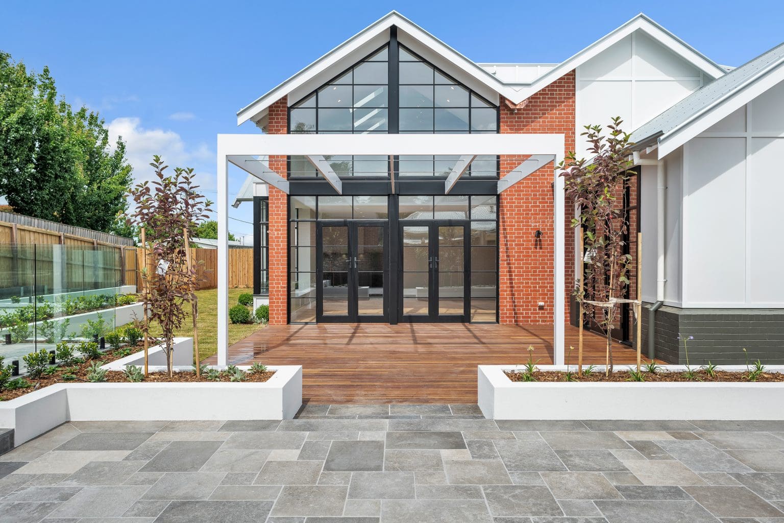 LONDON GREY BRUSHED & TUMBLED LIMESTONE_RMS TRADERS_NATURAL STONE PAVERS & POOL COPING SUPPLIER MELBOURNE (3)