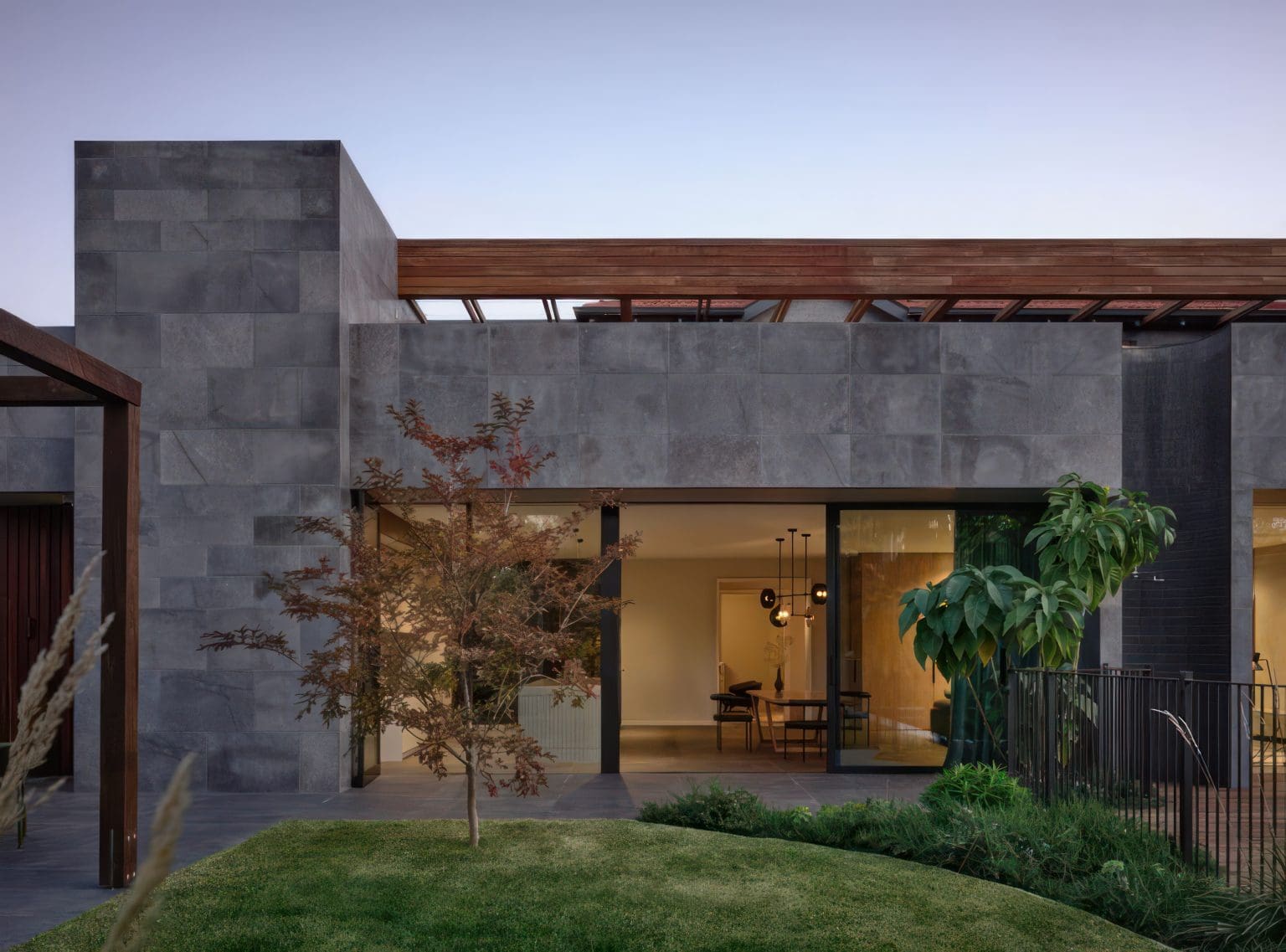 LONDON GREY BRUSHED & TUMBLED LIMESTONE_RMS TRADERS_NATURAL STONE PAVERS & POOL COPING SUPPLIER MELBOURNE (7)