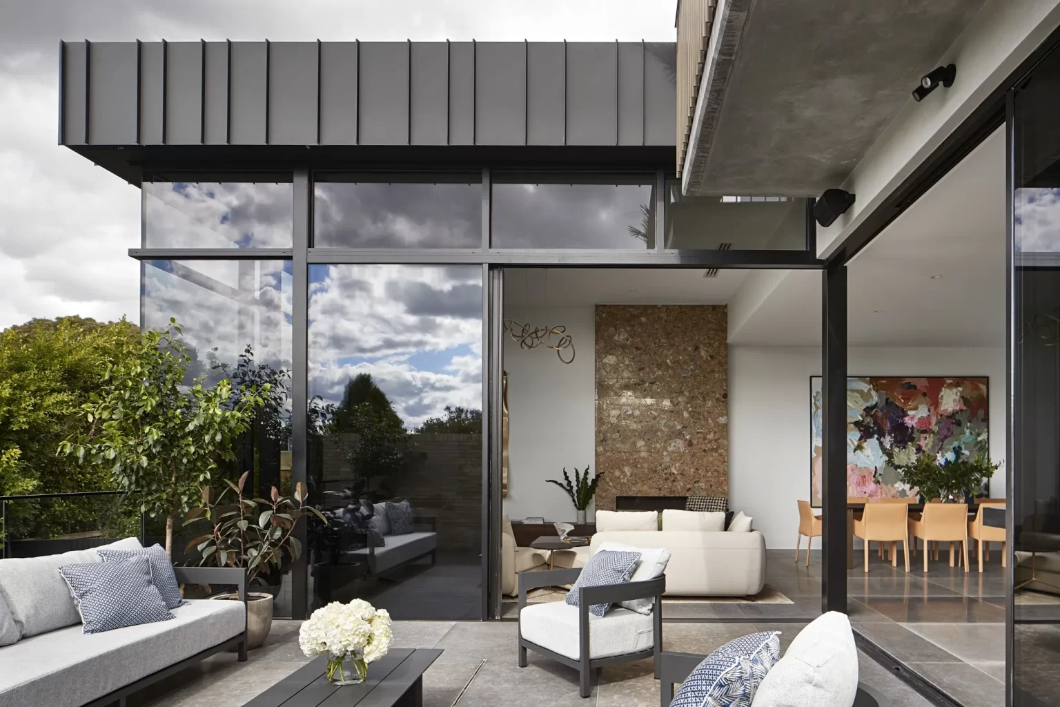 LONDON_GREY_BRUSHED_TUMBLED_LIMESTONE_RMS_TRADERS