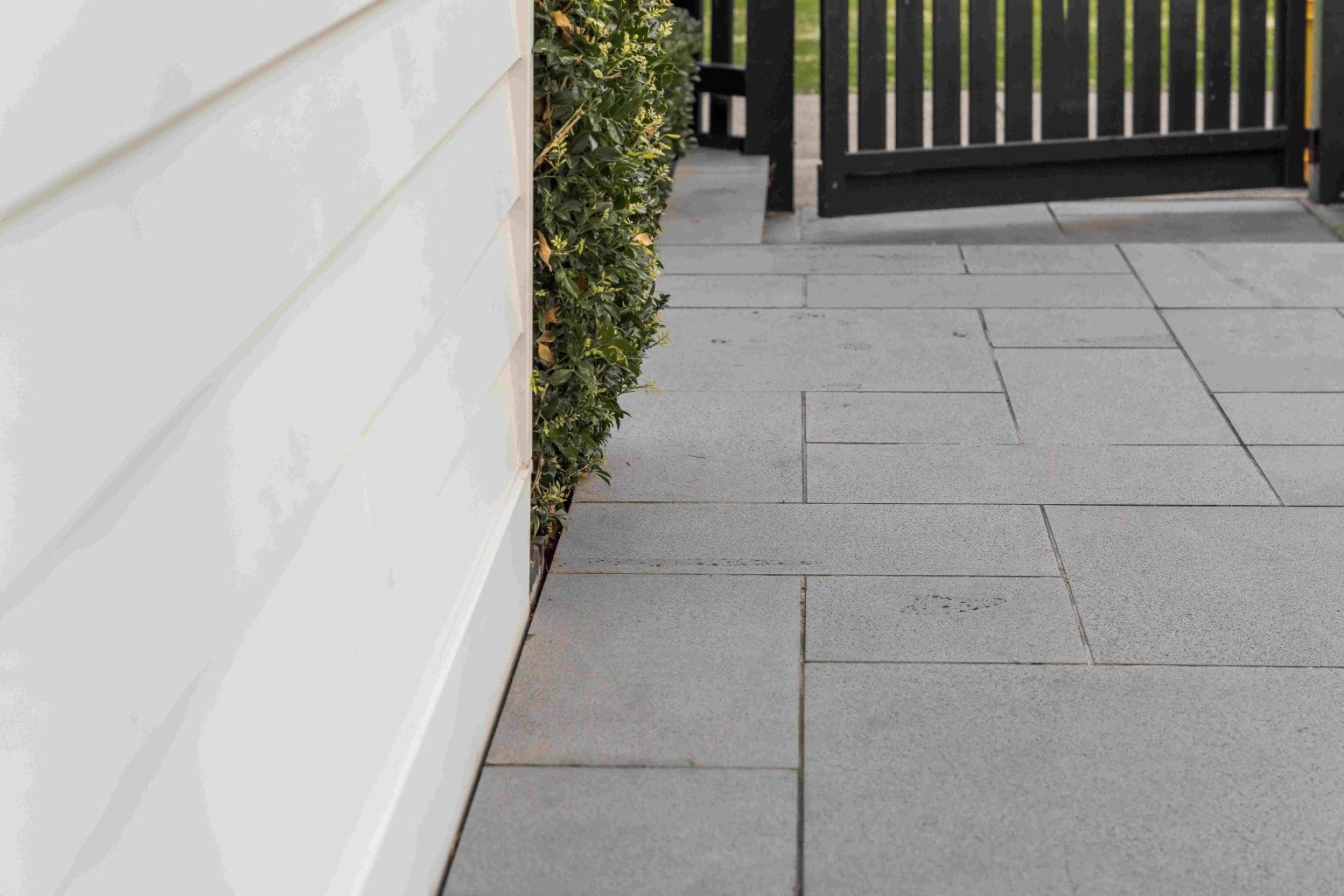 PREMIUM BLUESTONE CAT PAW SAWN_RMS TRADERS_NATURAL STONE PAVER & POOL COPING INTERNAL TILE SUPPLIER MELBOURNE (50)