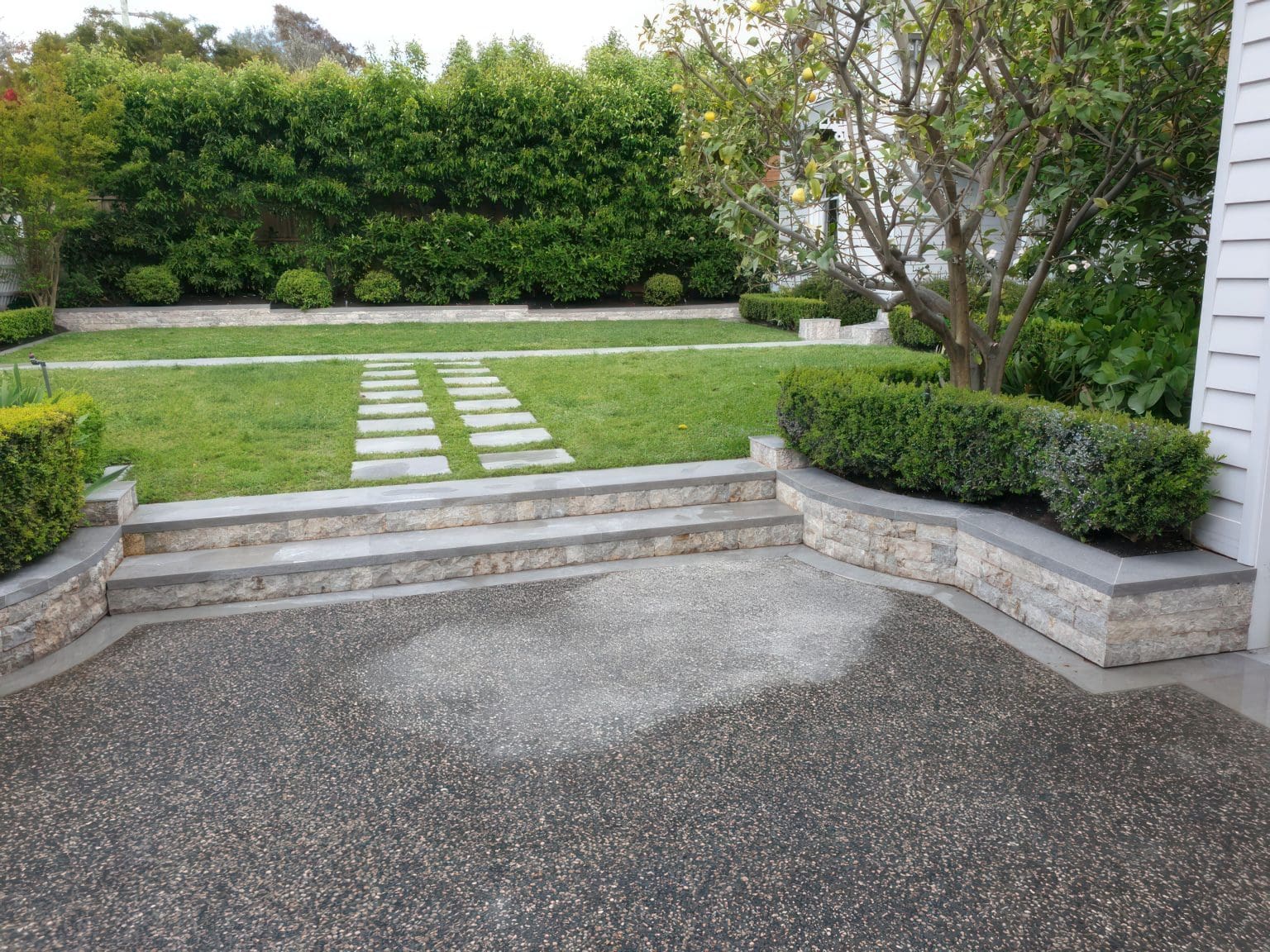 SILVER TRAVERTINE STONE WALL CLADDING_RMS TRADERS_NATURAL STONE FACADE RETAINING WALL SUPPLIER MELBOURNE (12)