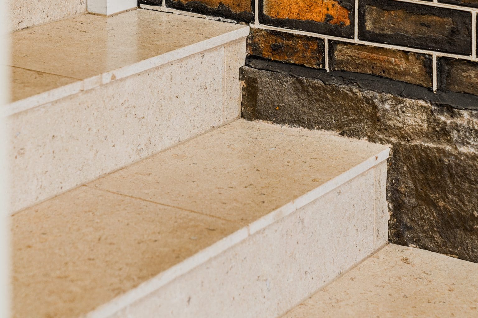 SINAI PEARL BRUSHED & TUMBLED LIMESTONE_RMS TRADERS_NATURAL STONE BEIGE PAVER POOL COPING INTERNAL TILE SUPPLIER MELBOURNE (18)