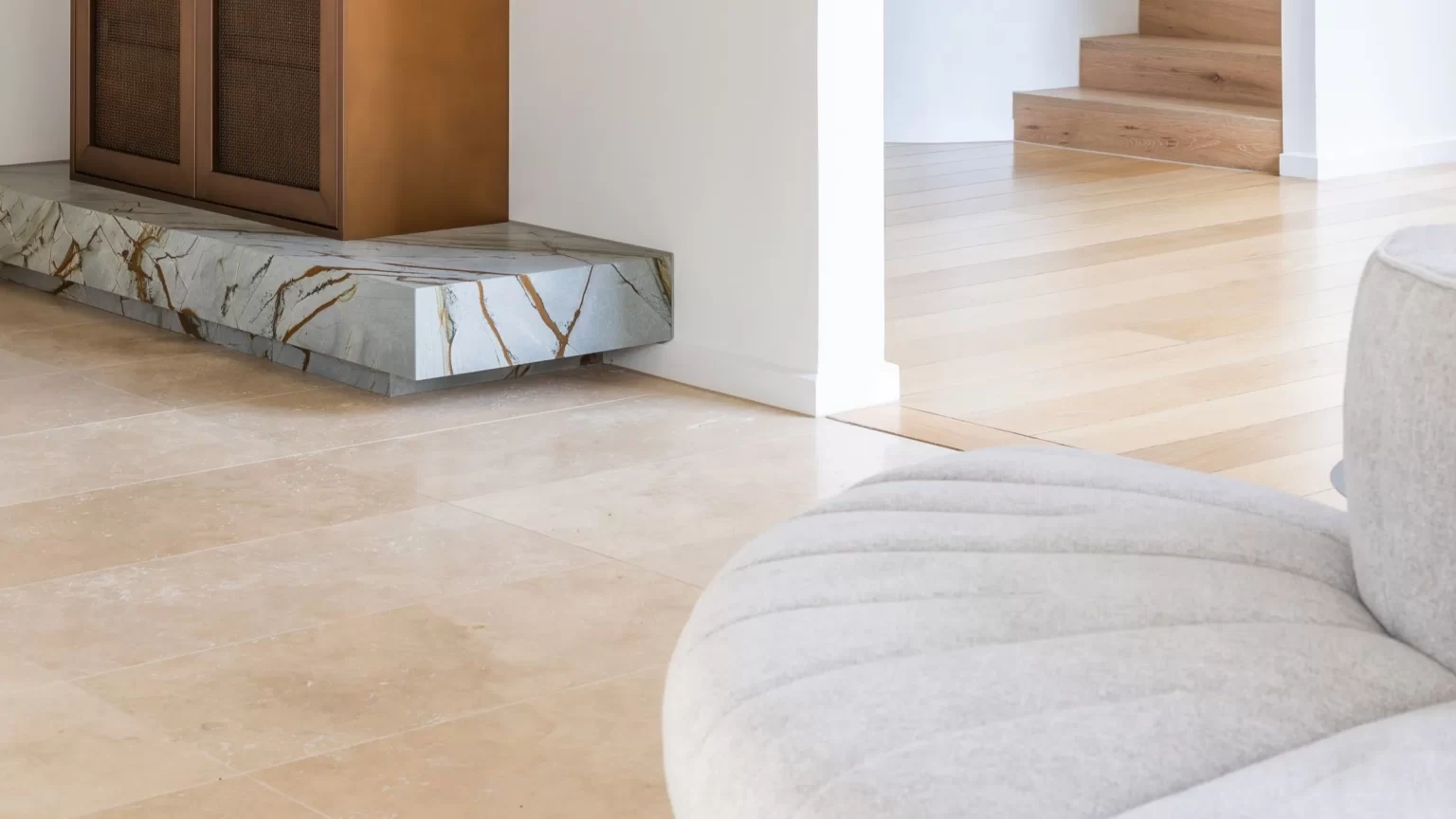 TUSCAN_UNFILLED_TRAVERTINE_RMS_TRADERS_NATURAL_STONE_SUPPLIER_MELBOURNE_004