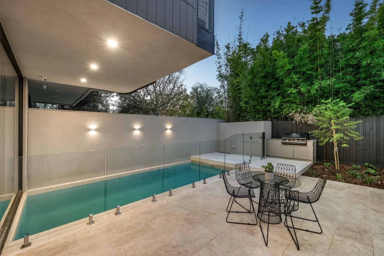 TUSCAN_UNFILLED_TUMBLED_TRAVERTINE_RMS_TRADERS_NATURAL_STONE_SUPPLIER_MELBOURNE (2)