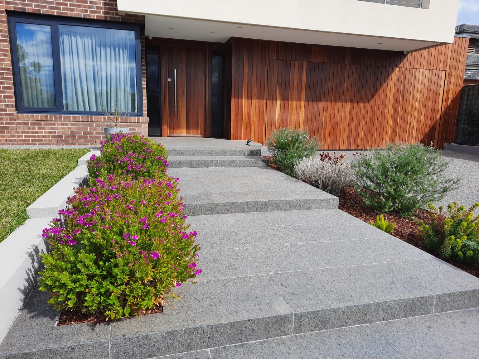 IMPALA BLACK FLAMED GRANITE_RMS TRADERS_NATURAL STONE SUPPLIER POOL COPING MELBOURNE (1)