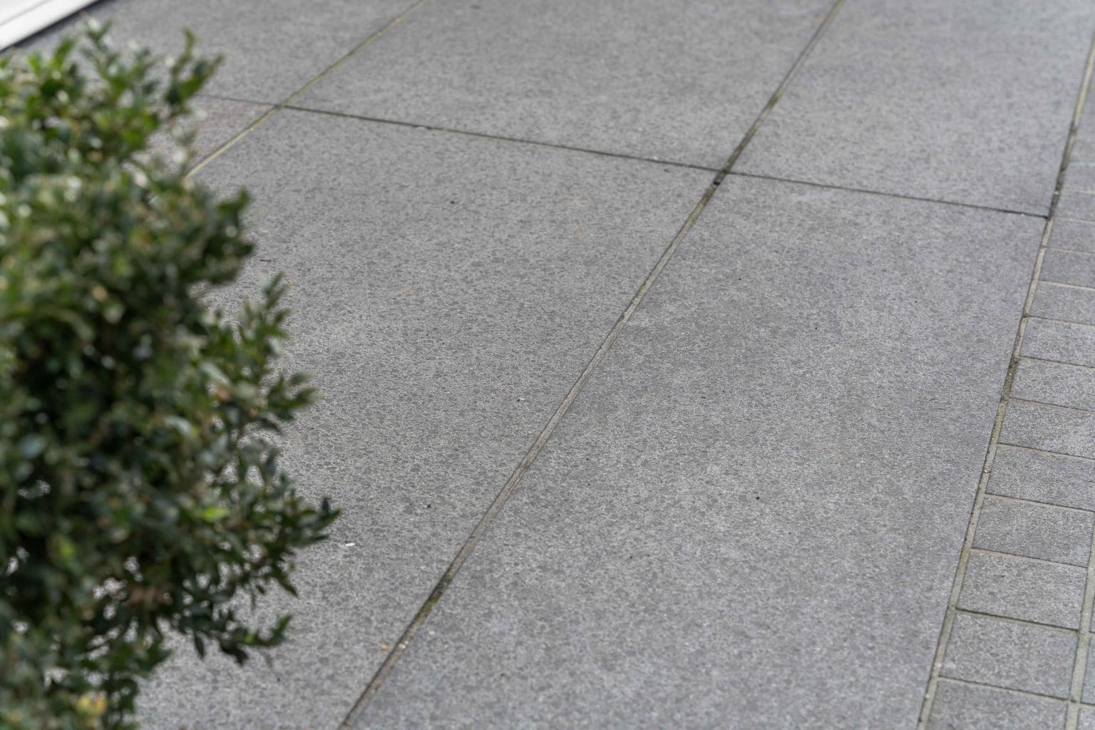 IMPALA BLACK FLAMED GRANITE_RMS TRADERS_NATURAL STONE SUPPLIER POOL COPING MELBOURNE (12)