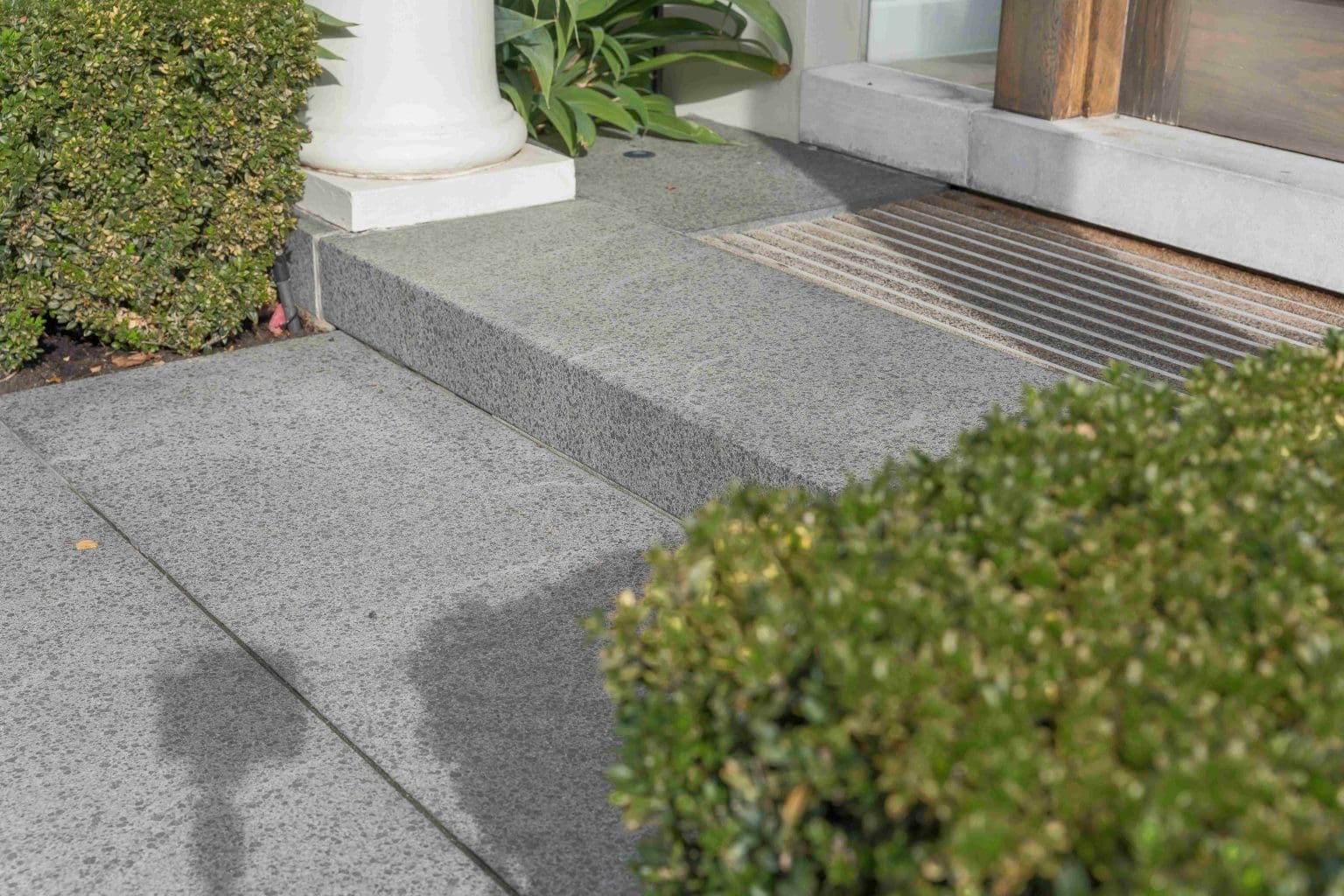 IMPALA BLACK FLAMED GRANITE_RMS TRADERS_NATURAL STONE SUPPLIER POOL COPING MELBOURNE (13)