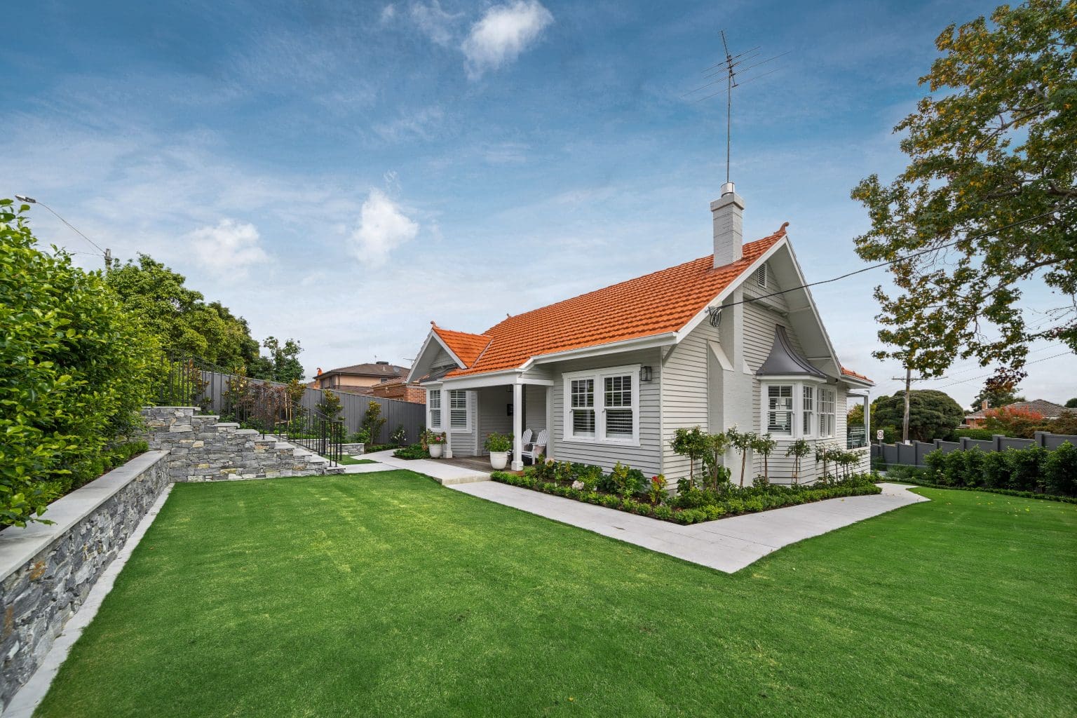 LONDON GREY SANDBLASTED LIMESTONE_RMS TRADERS_NATURAL STONE PAVERS & POOL COPING LIGHT GREY LIMESTONE SUPPLIER MELBOURNE (5)