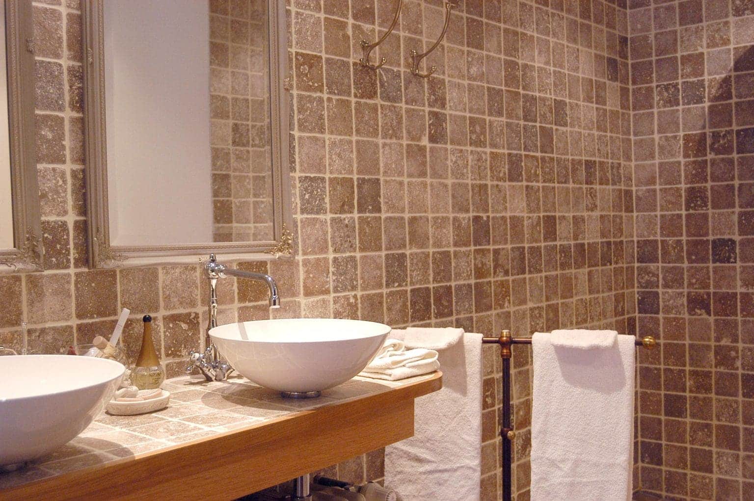 NOCE TRAVERTINE COBBLRESTONES_RMR TRADERS_NATURAL STONE BROWN TRAVERTINE SUPPLIER MELBOURNE (1)