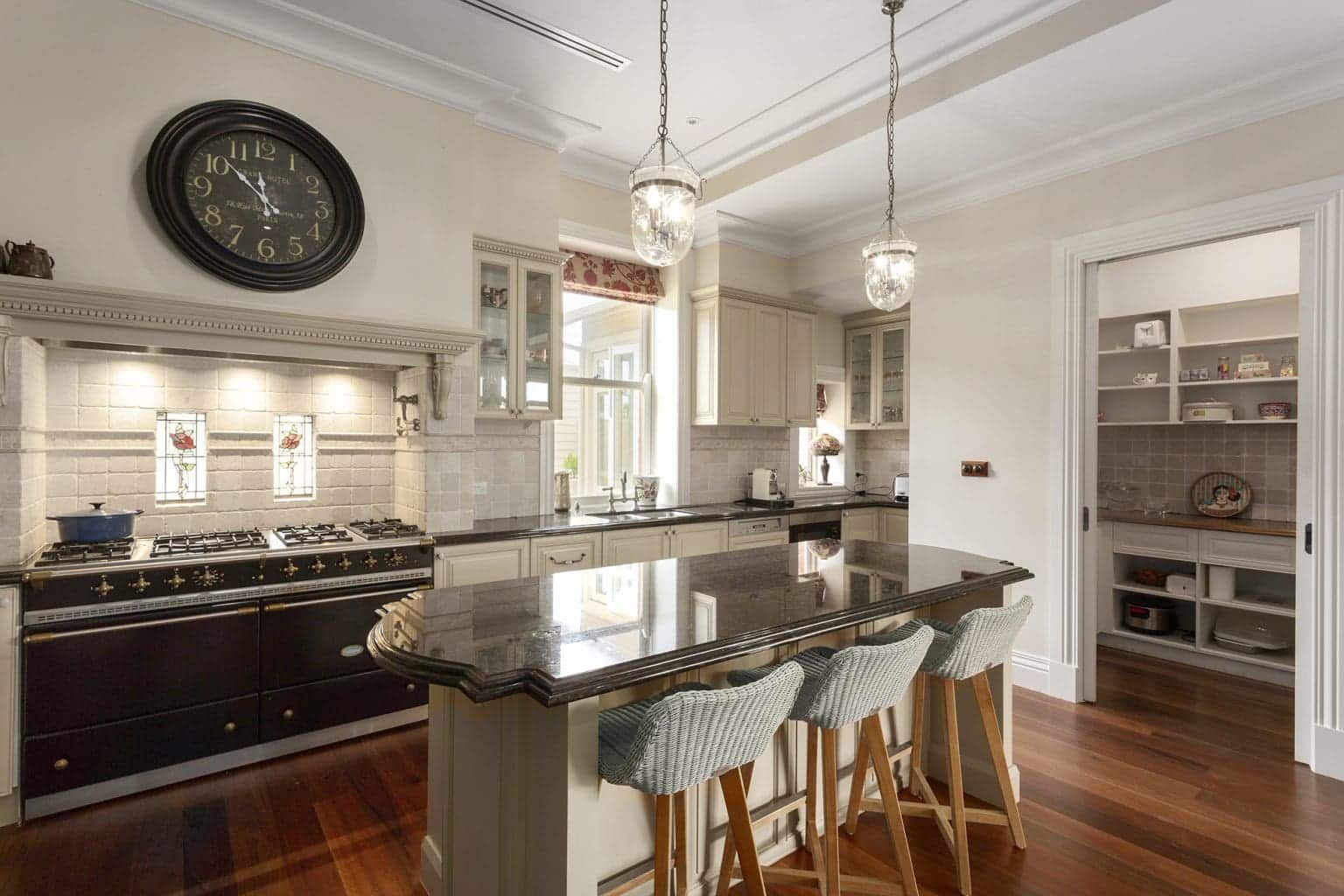 TUSCAN TRAVERTINE COBBLESTONE_RMS TRADERS_NATURAL STONE CREAM PAVING SUPPLIER MELBOURNE (1)