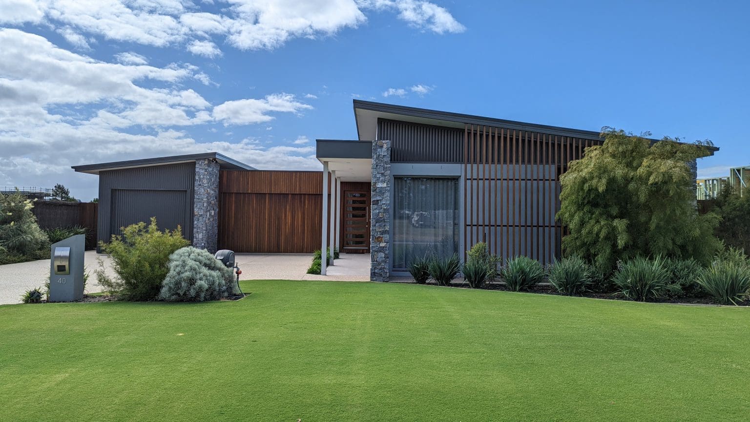 LOMA LINDA STONE WALL CLADDING_RMS TRADERS_NATURAL STONE FACADE FIREPLACE SUPPLIER MELBOURNE (12)