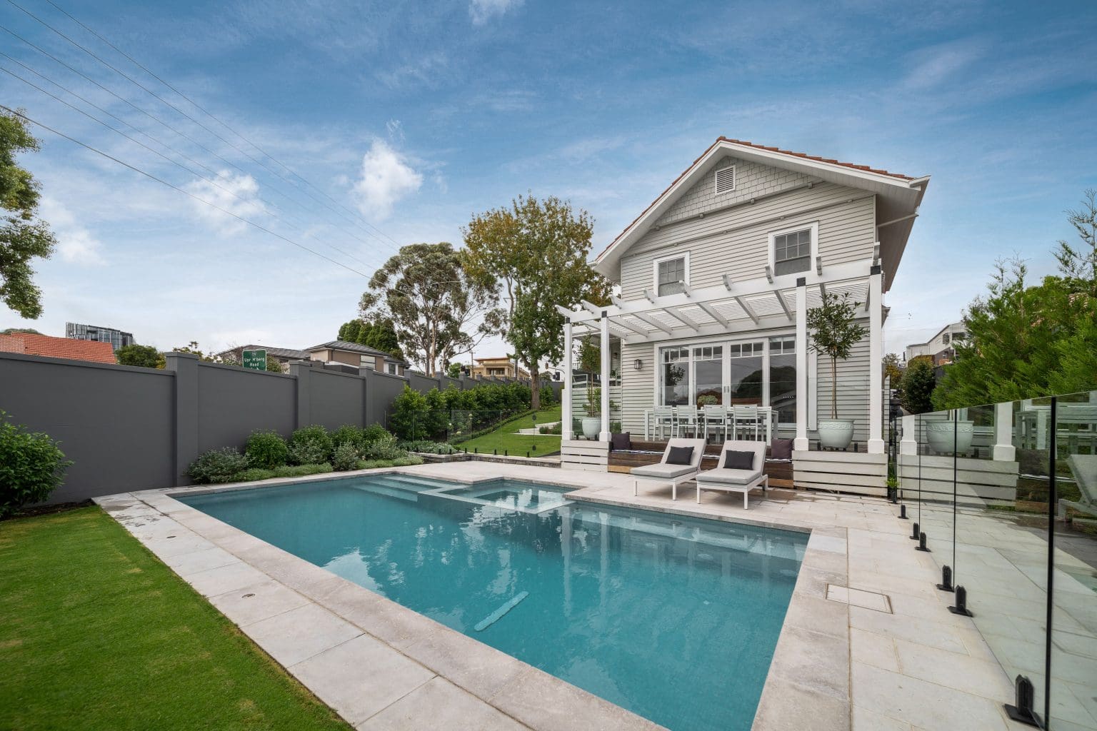 LONDON GREY SANDBLASTED LIMESTONE_RMS TRADERS_NATURAL STONE PAVERS & POOL COPING LIGHT GREY LIMESTONE SUPPLIER MELBOURNE (18)