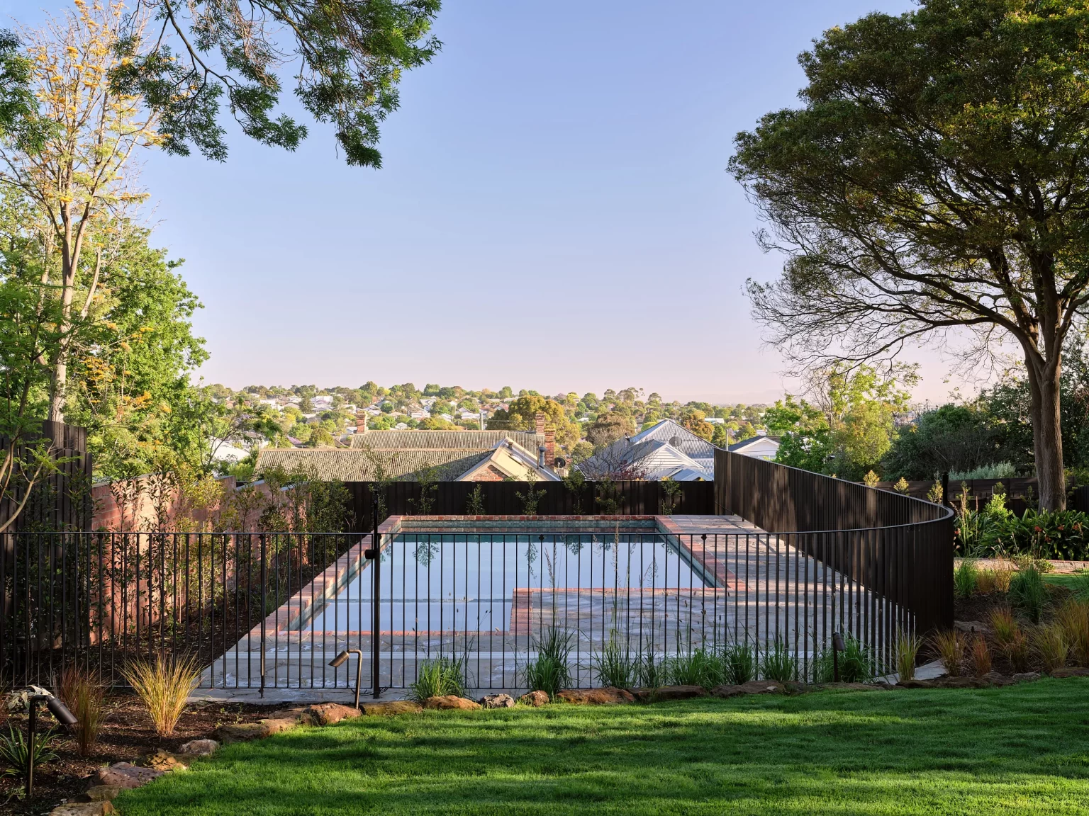 ITALIAN_PORPHYRY_CRAZY_PAVING_RMS_TRADERS_NATURAL_STONE_SUPPLIER_MELBOURNE_004