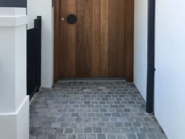 LODEN QUARTZ SPLIT COBBLESTONES_RMS TRADERS_NATURAL STONE DRIVEWAY SUPPLIER MELBOURNE (4)x