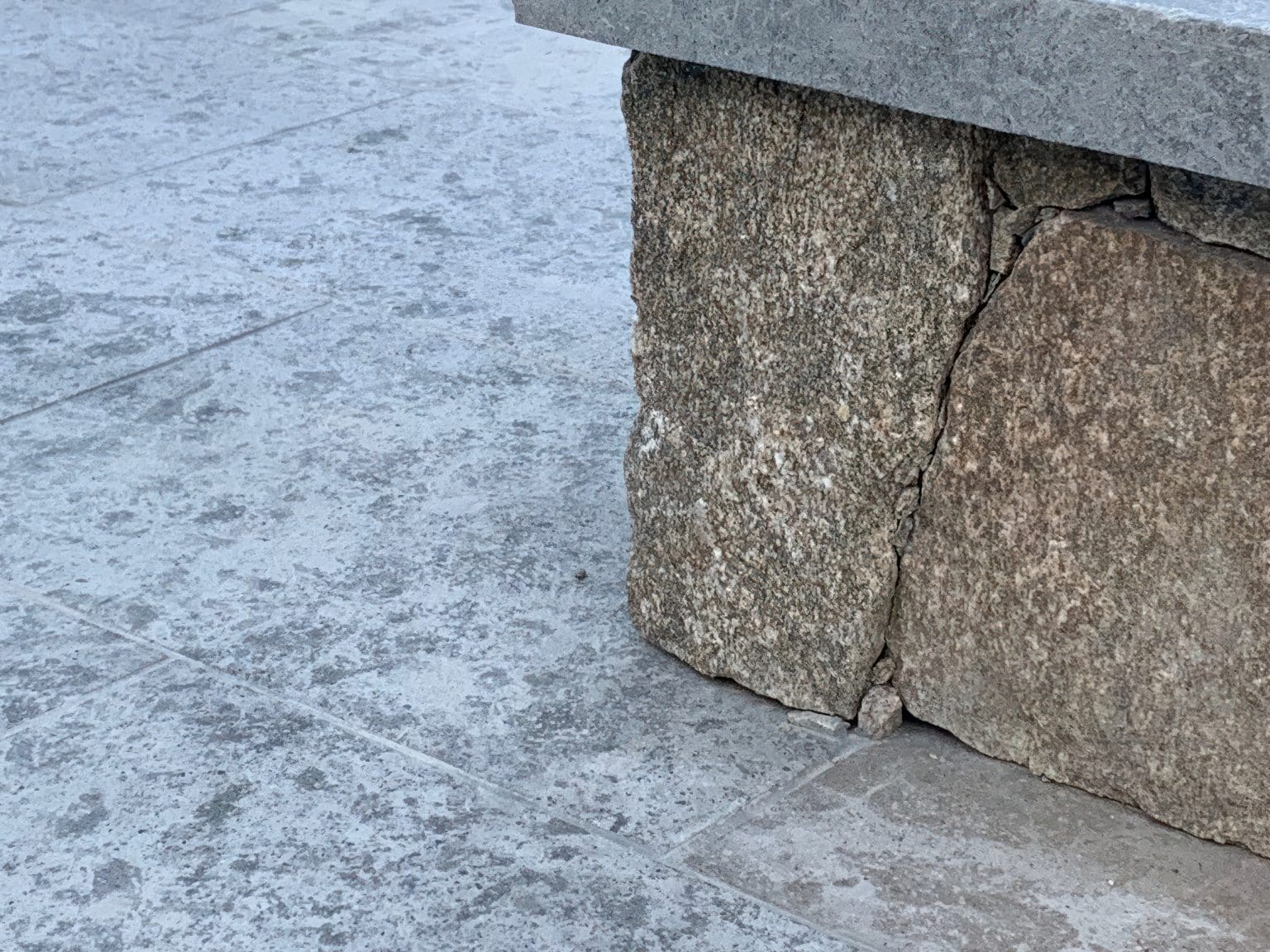 MAYFAIR BRUSHED LIMESTONE_RMS TRADERS_NATURAL STONE PAVERS & POOL COPING SUPPLIER MELBOURNE (1)