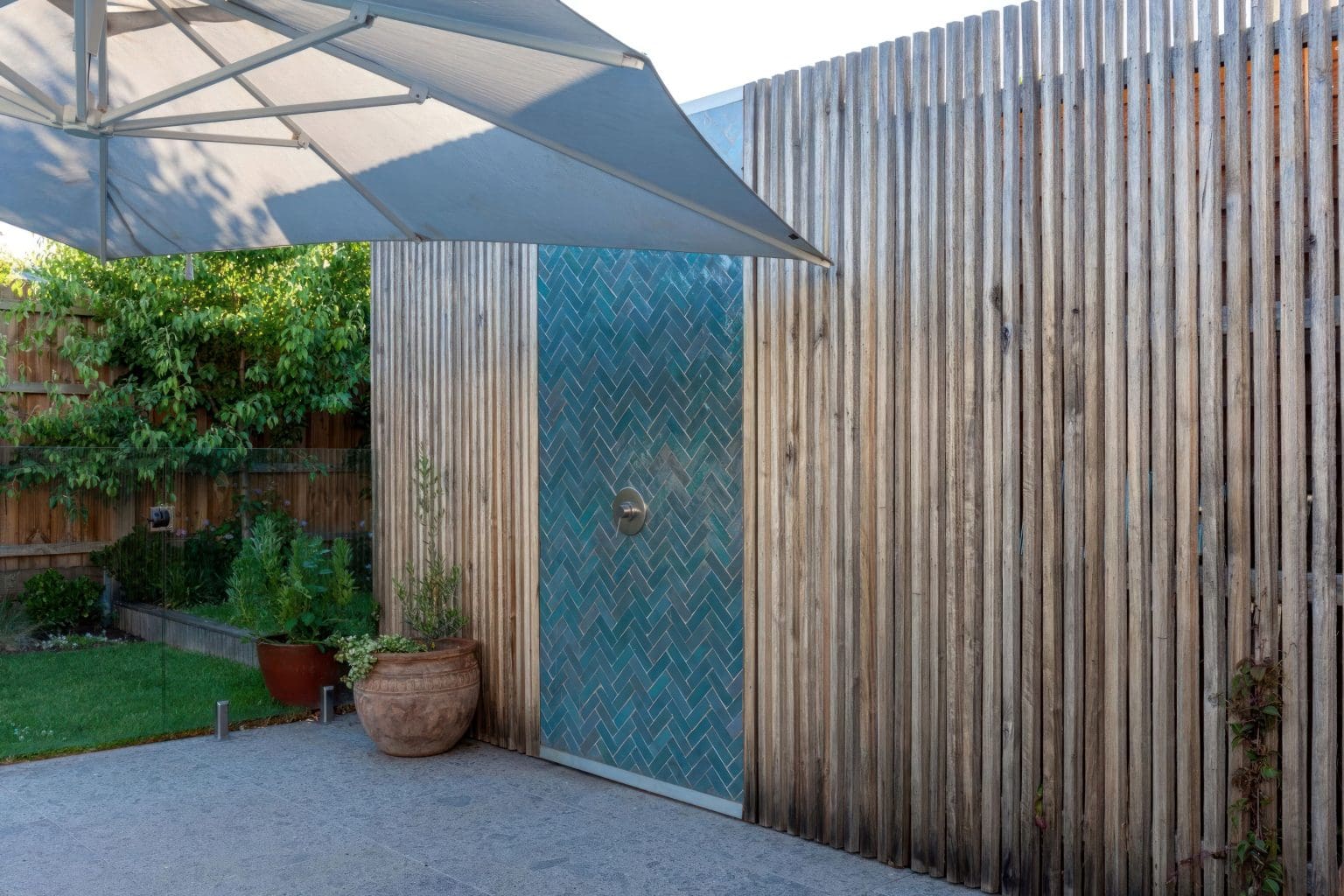 MAYFAIR BRUSHED LIMESTONE_RMS TRADERS_NATURAL STONE PAVERS & POOL COPING SUPPLIER MELBOURNE (4)