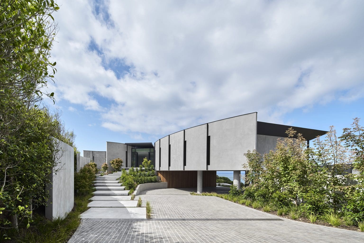 PREMIUM BLUESTONE COBBLESTONES_RMS TRADERS_NATURAL STONE PATH DRIVEWAY SUPPLIER MELBOURNE (12)