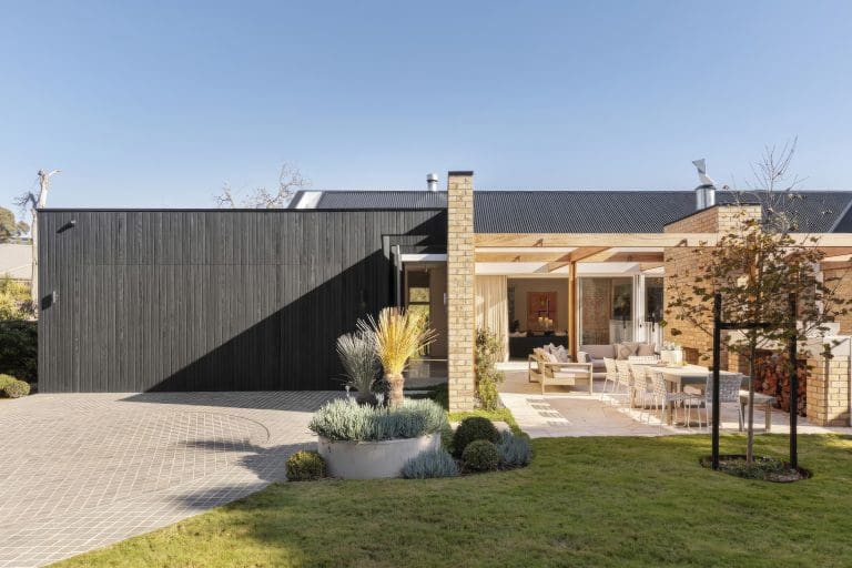 PREMIUM BLUESTONE COBBLESTONES_RMS TRADERS_NATURAL STONE PATH DRIVEWAY SUPPLIER MELBOURNE (22)-gigapixel-standard-scale-4_00x