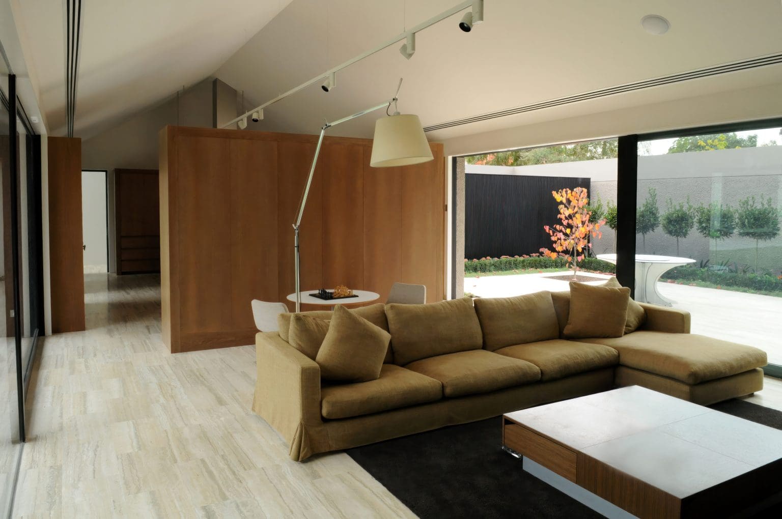 FLORENCE VEIN CUT FILLED & HONED ITALIAN TRAVERTINE_RMS TRADERS_NATURAL STONE BATHROOM TILES SUPPLIER MELBOURNE (10)