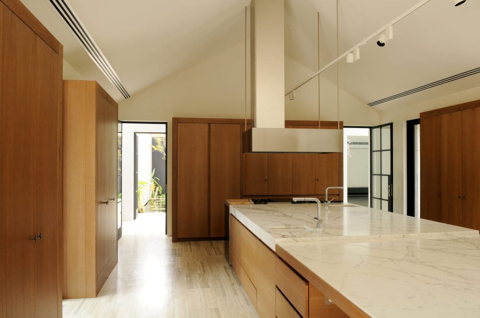 FLORENCE VEIN CUT FILLED & HONED ITALIAN TRAVERTINE_RMS TRADERS_NATURAL STONE BATHROOM TILES SUPPLIER MELBOURNE (9)