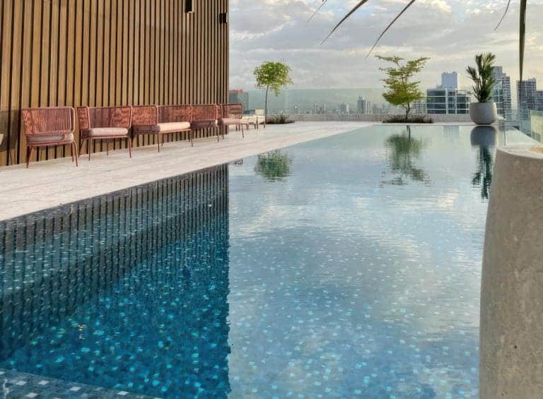 CREATOR: gd-jpeg v1.0 (using IJG JPEG v62), quality = 82