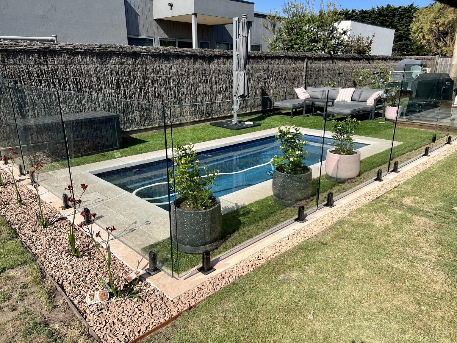 PALM SPRINGS LIMESTONE_RMS TRADERS_NATURAL STONE PINK POOL COPING TILES PAVER SUPPLIER MELBOURNE (15)