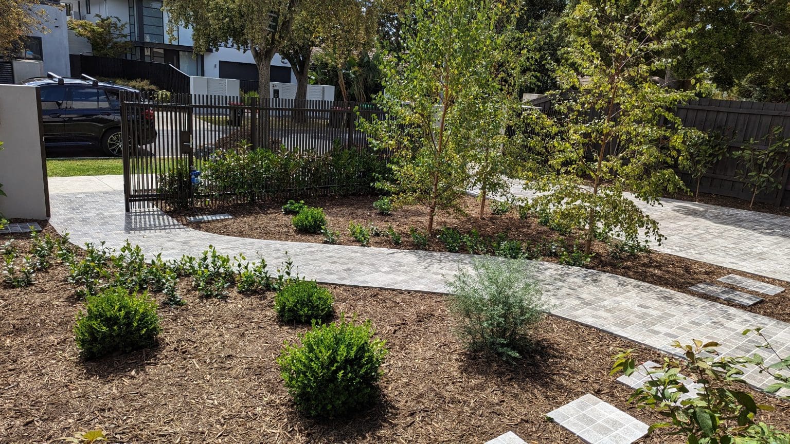 LONDON GREY BRUSHED & TUMBLED LIMESTONE COBBLESTONES_RMS TRADERS_NATURAL STONE DRIVEWAY PATH SUPPLIER MELBOURNE (30)