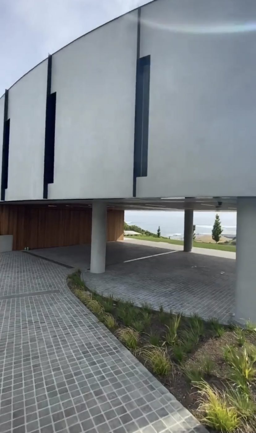 BLUESTONE-PREMIUM-TUMBLED-COBBLE-STONE-AND-PAVING_FLINDERS-JOB-BY-WILLIAMS-GROUP-4