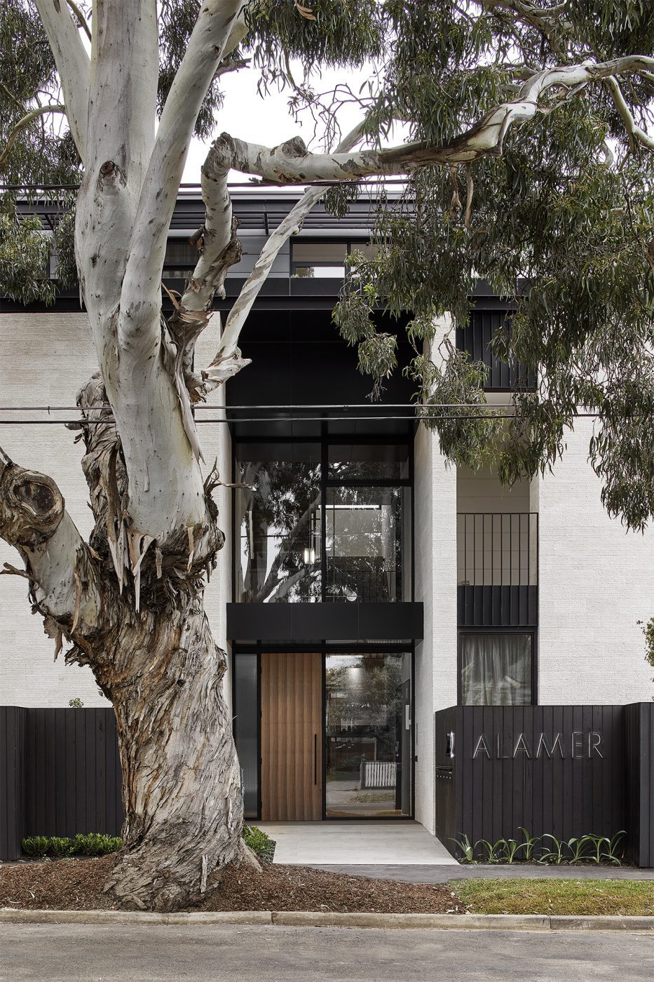 CRAFTLINE-MARBLE-STONE-CLADDING-FACADE-BRIGHTON-JOB-RMS-TRADERS-1