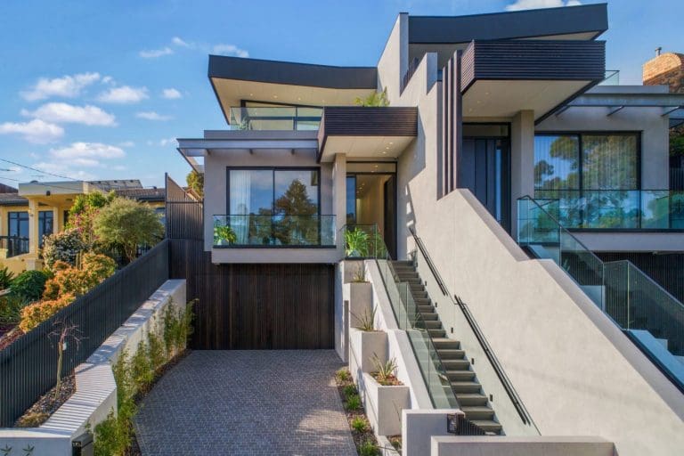 IMPALA-BLACK-FLAMED-GRANITE-COBBLES-RMS-TRADERS-BRICK-PATTERN-2-scaled