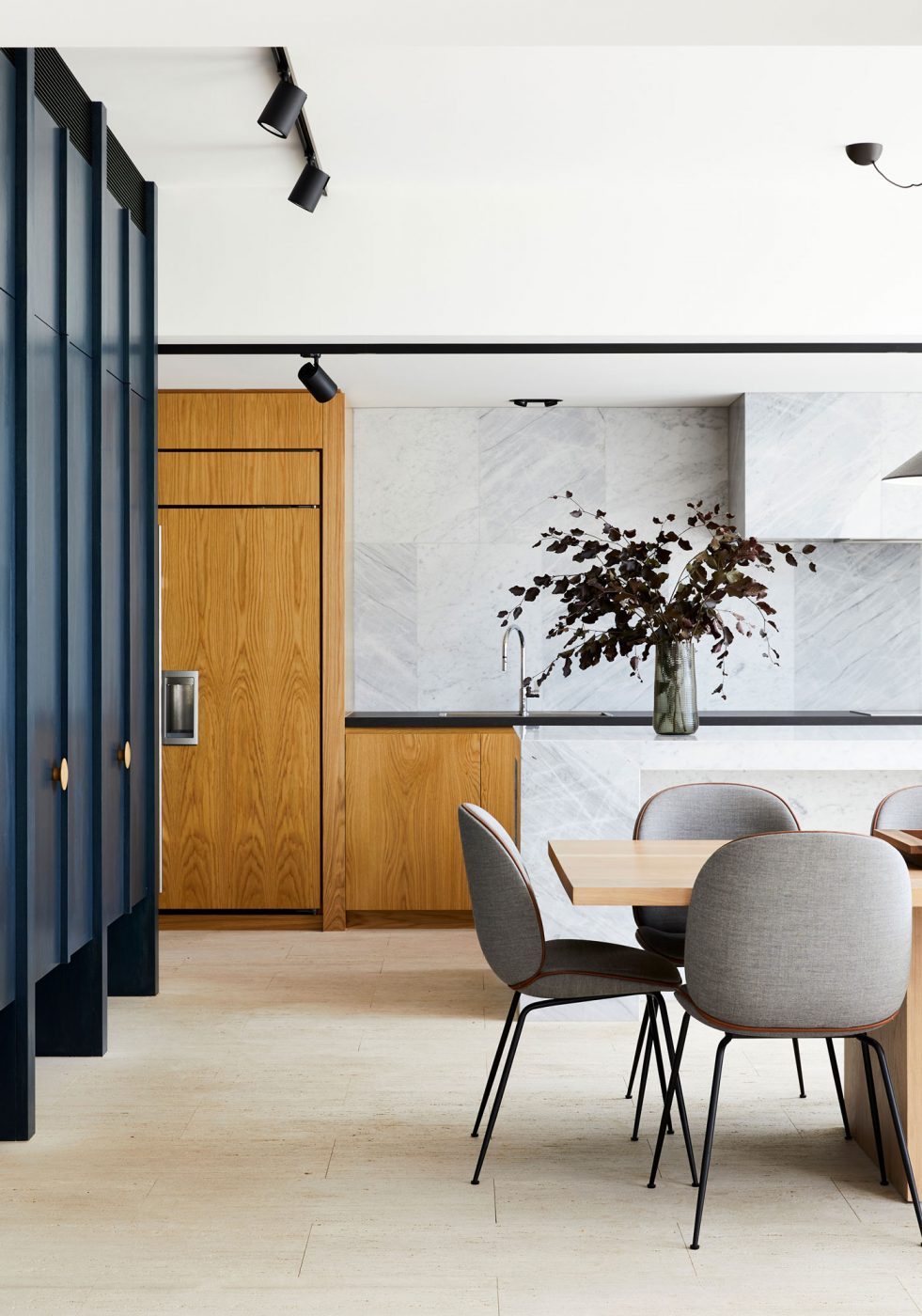 Milano-Raw-Italian-Travertine-Unfilled-Vein-Cut-_RMS-Traders-Natural-stone-and-tiles-2