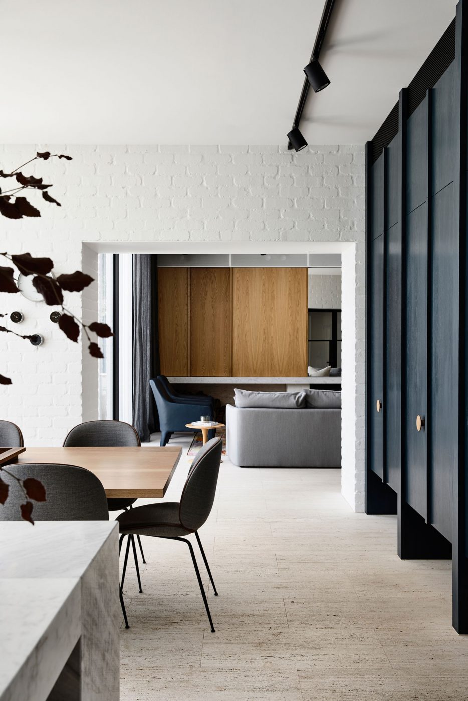 Milano-Raw-Italian-Travertine-Unfilled-Vein-Cut-_RMS-Traders-Natural-stone-and-tiles-3