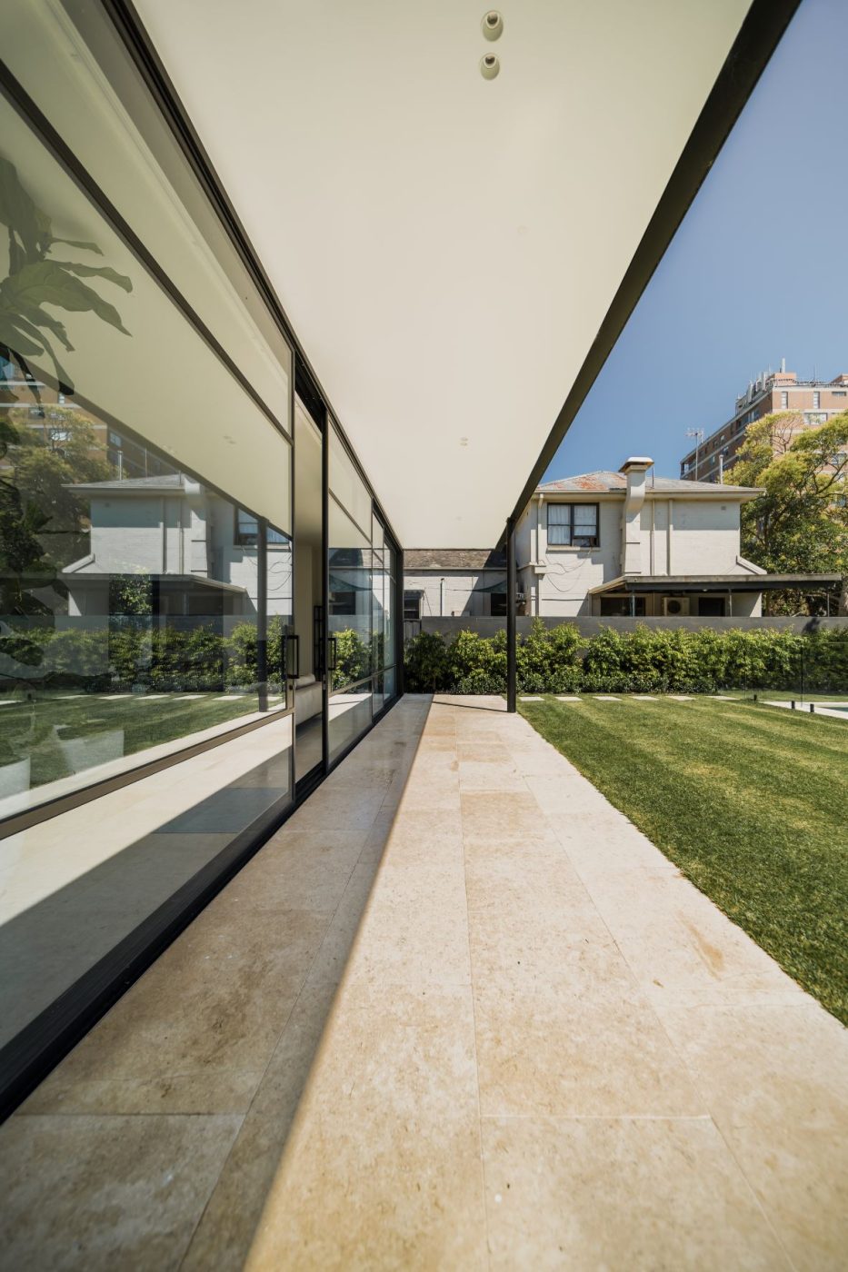 SINAI-PEARL-BRUSHED-TUMBLED-LIMESTONE_RMS-TRADERS_NATURAL-STONE-PAVERS-POOL-COPING-SUPPLIER-MELBOURNE-3-scaled