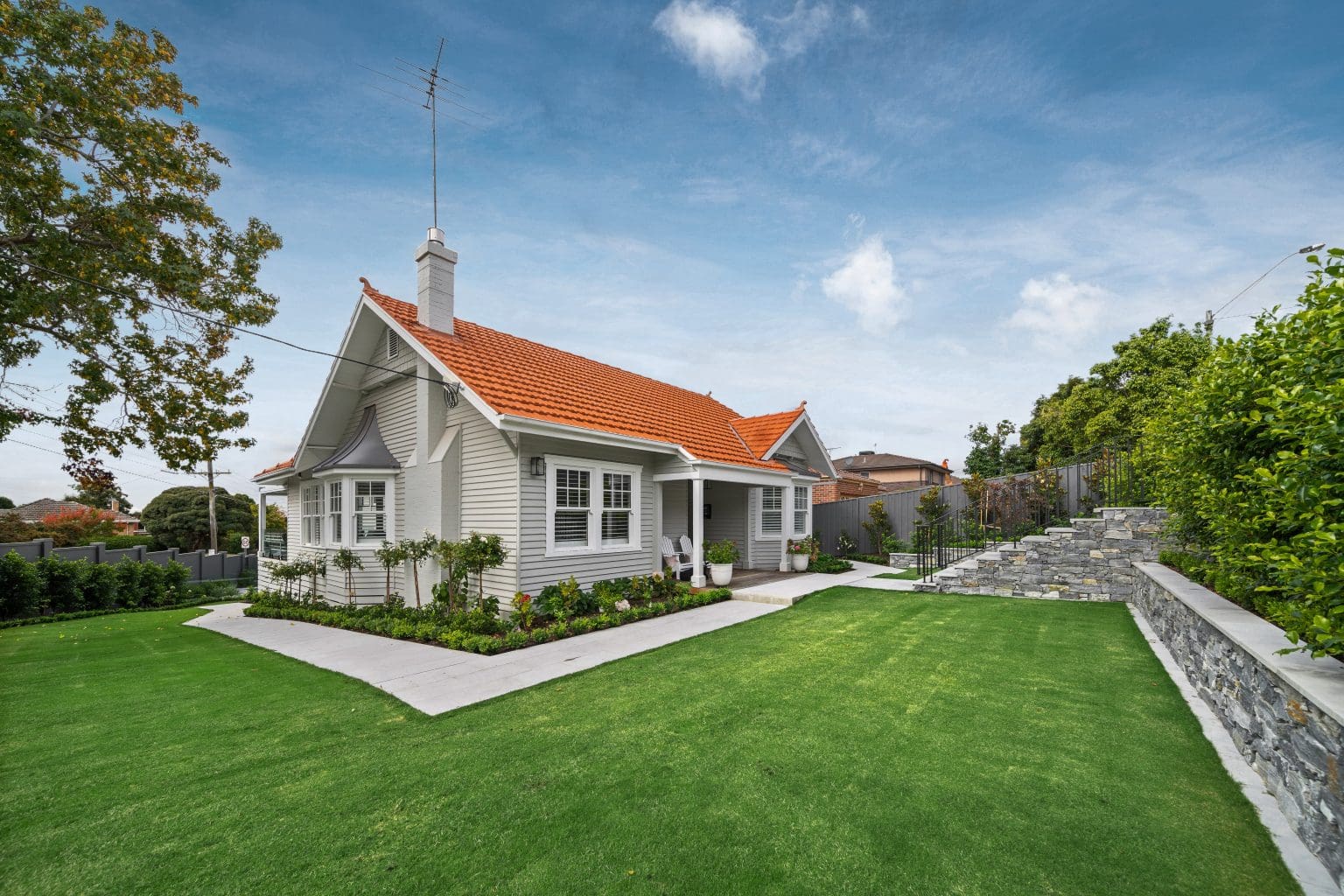 LONDON GREY SANDBLASTED LIMESTONE_RMS TRADERS_NATURAL STONE PAVERS POOL COPING SUPPLIER MELBOURNE (3)