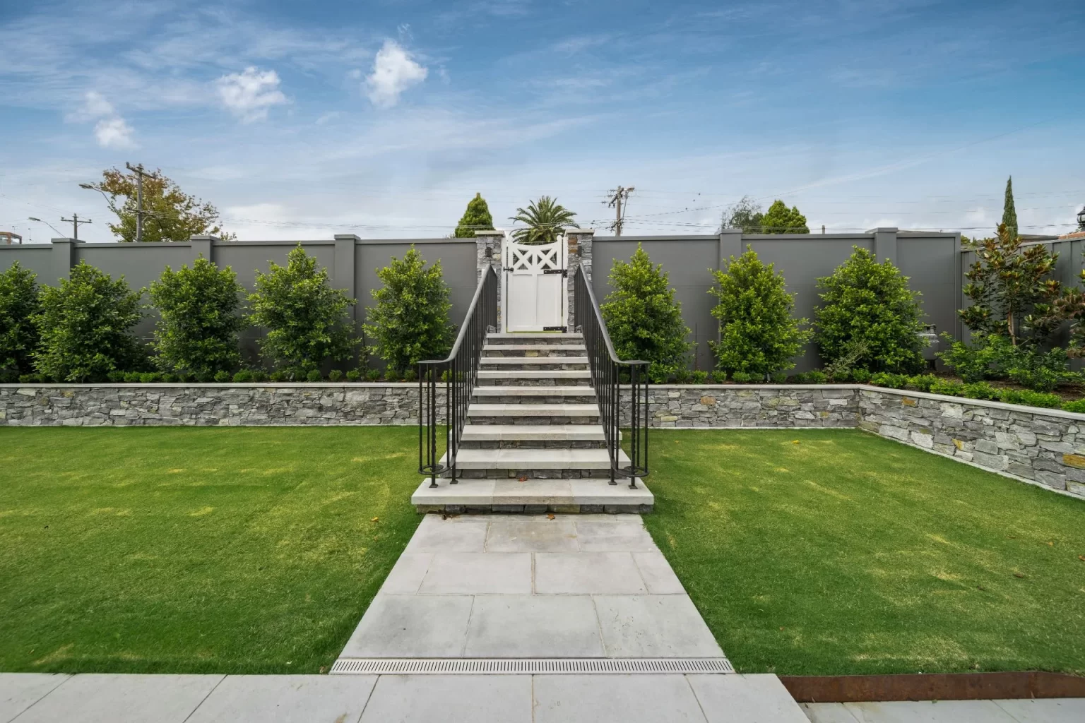 LONDON_GREY_SANDBLASTED_LIMESTONE_RMS_TRADERS_NATURAL_STONE_SUPPLIER_MELBOURNE_001