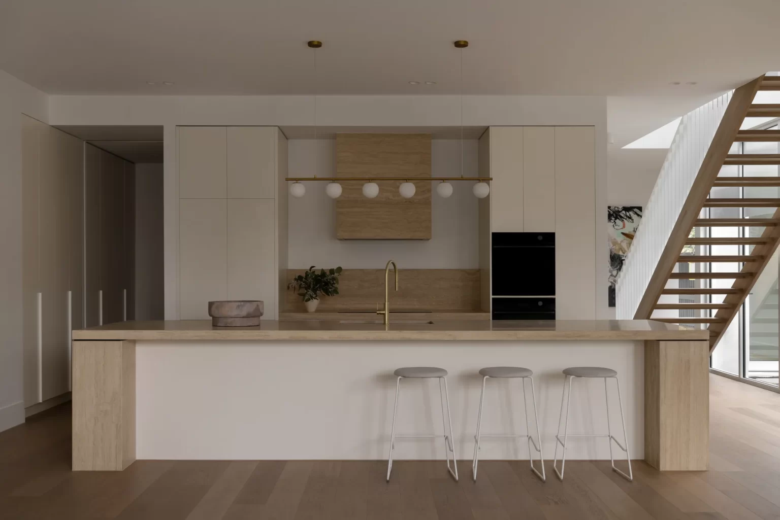 MILANO_VEIN_CUT_FILLED_TRAVERTINE_SLAB_RMS_TRADERS_NATURAL_STONE_SUPPLIER_MELBOURNE_002