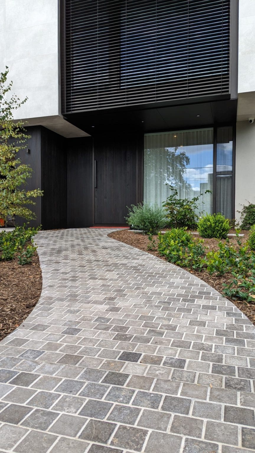 RMS Traders London Grey Brushed _ Tumbled Cobbles 2