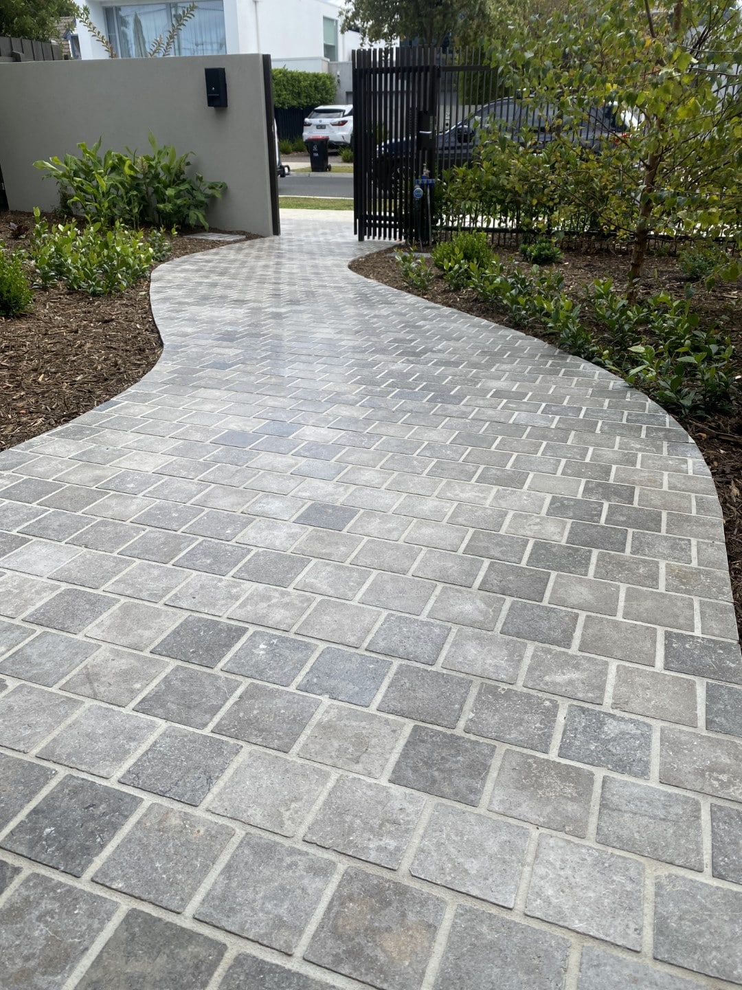 RMS Traders London Grey Brushed _ Tumbled Cobbles