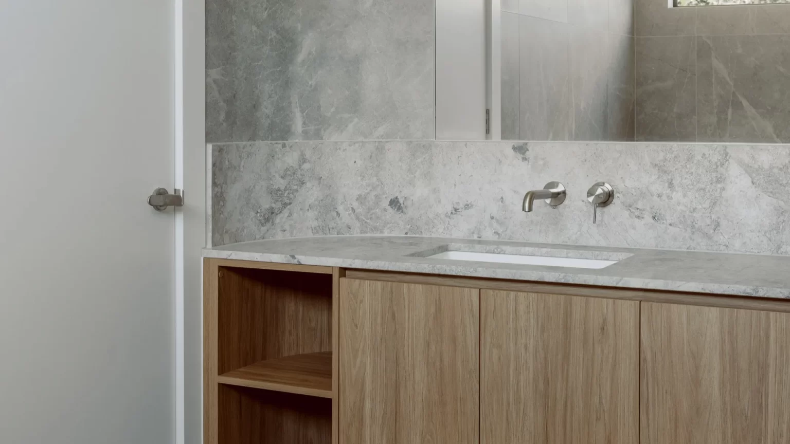 TUNDRA_GREY_HONED_LIMESTONE_SLAB_RMS_TRADERS_NATURAL_STONE_SUPPLIER_MELBOURNE_002