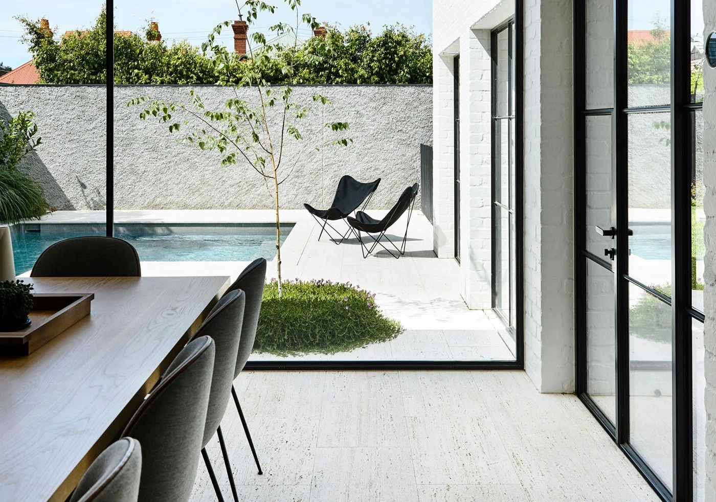 MILANO-RAW-UNFILLED-ITALIAN-TRAVERTINE_RMS-TRADERS_NATURAL-STONE-WHITE-PAVERS-POOL-COPING-SUPPLIER-M