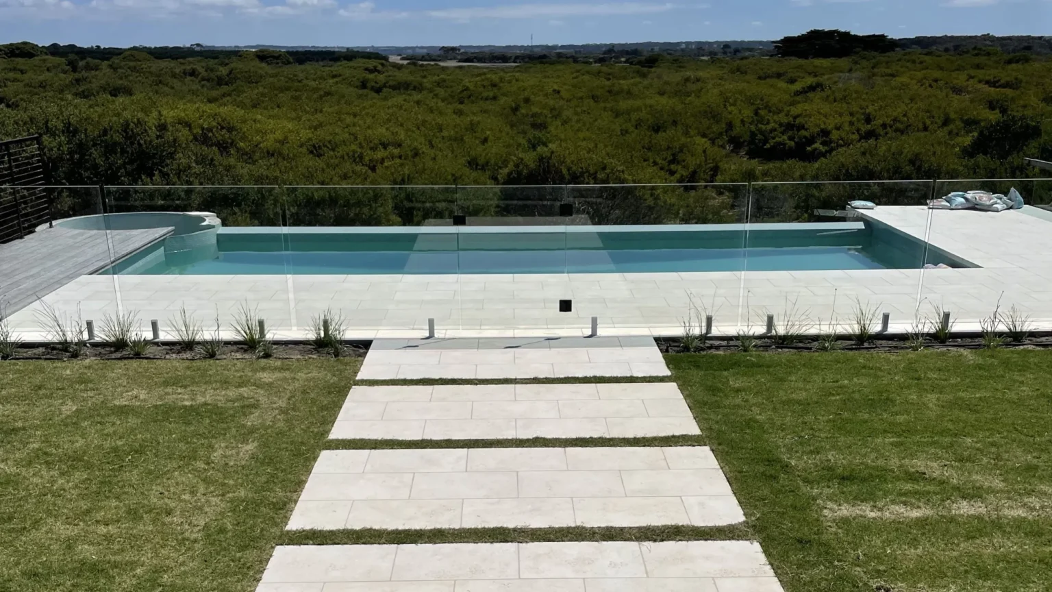 SAVANA_LIGHT_SANDBLASTED_LIMESTONE_RMS_TRADERS_03-scaled