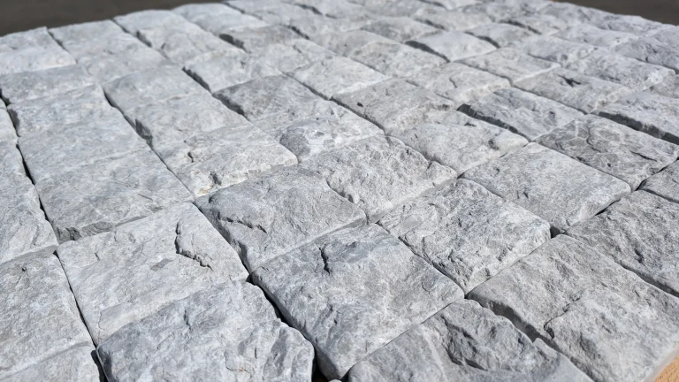 TUNDRA_GREY_SPLIT_LIMESTONE_COBBLESTONES_RMS TRADERS_03